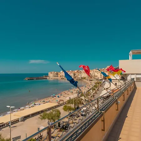 Riva Del Sole מלון צ'פאלו