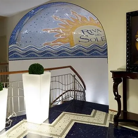 Riva Del Sole מלון צ'פאלו