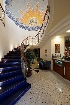 Riva Del Sole מלון