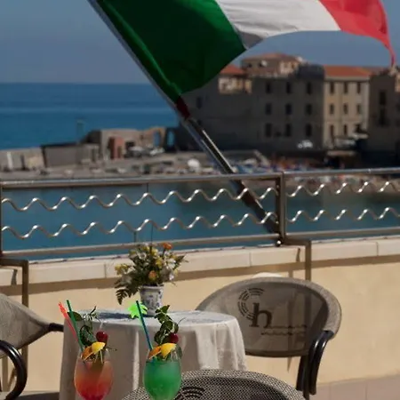 Riva Del Sole מלון
