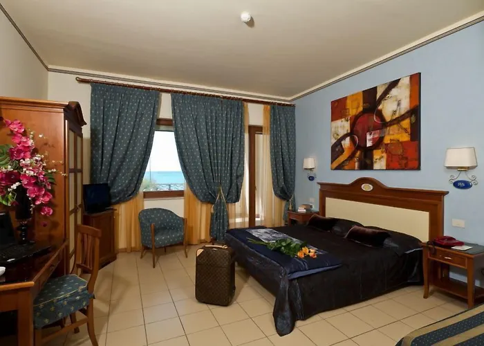 Hotel Riva Del Sole 4*